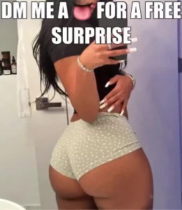 My pussy is sooo wet ik your wanna see me bend over and spread this