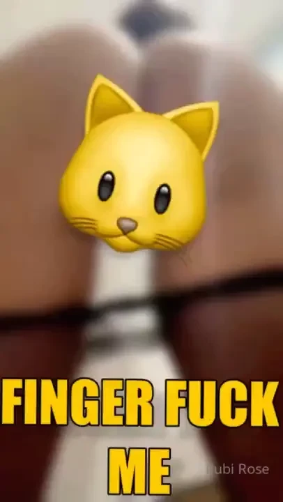 Rubbin dis clit bent all the way over wit dem pussy lips in ur face 