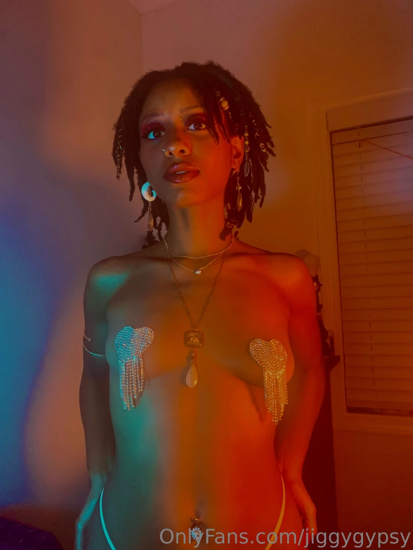 How many medicine women you know are this raw with their energy 