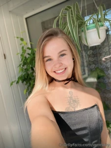 Scrolling sexy molly cute girl sexy molly playing with her pussy she part 43