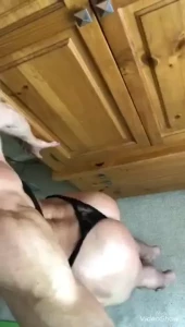 So hot today i need sum icecream to lick