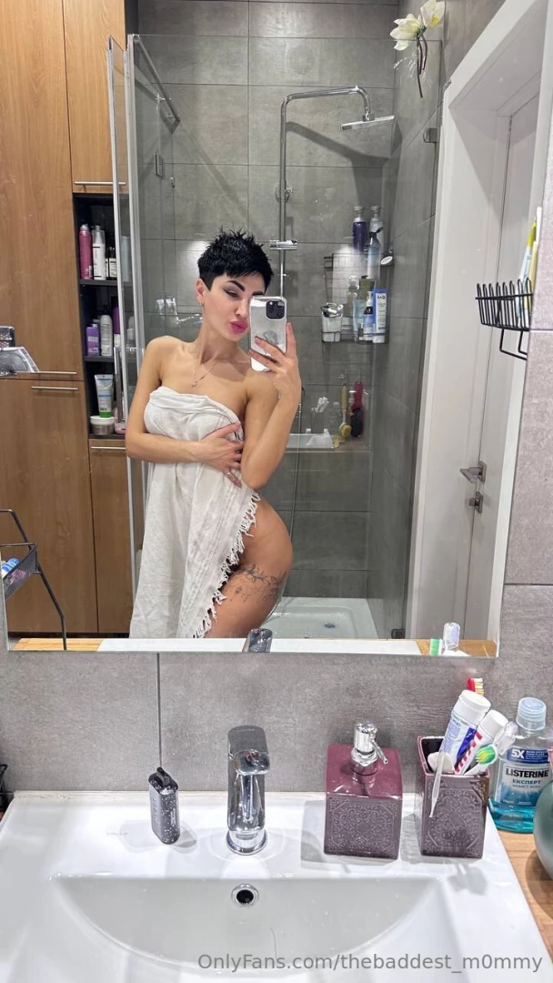 Absolutely fresh after shower my towel is sliding down do u mind daddy 