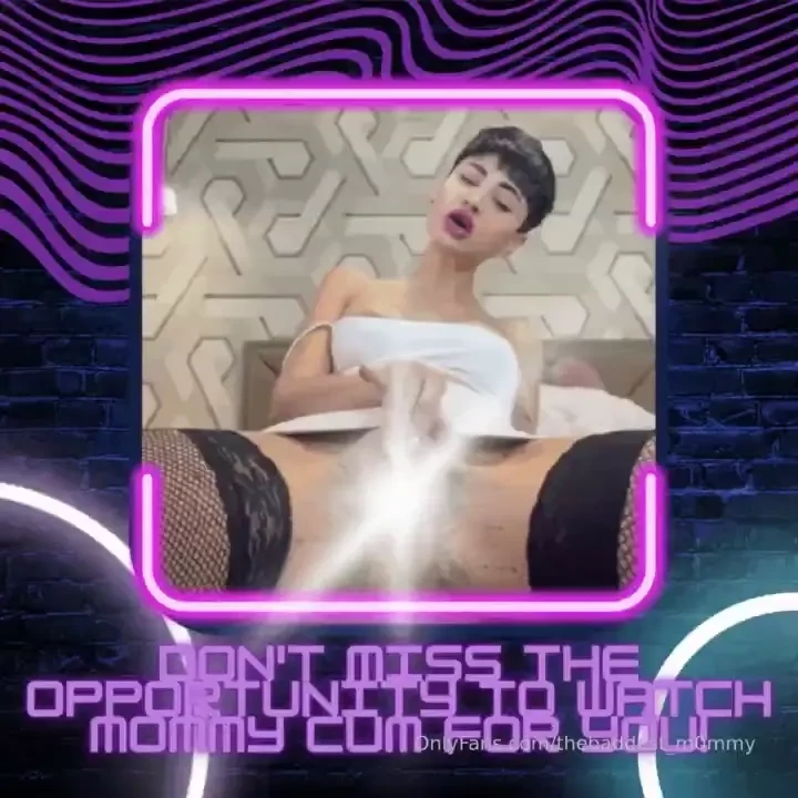 Oh damn my clit was so swollen i couldn t resist playing with it i 