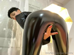 My latex is squeezing my pussy ready to help me take it off