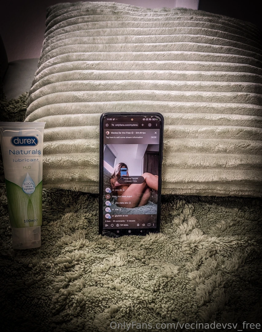 Liveul de duminic a fost cu dou masturb ri i un du ule cu spum 