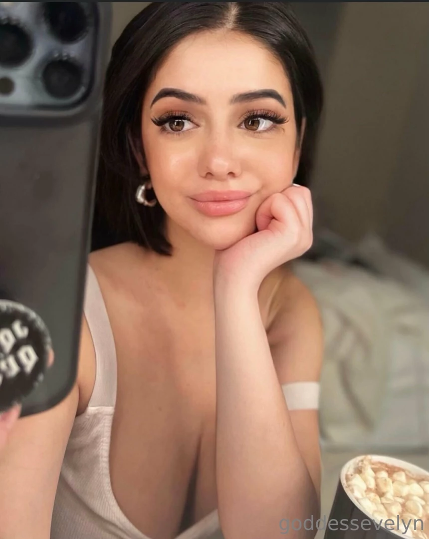 I look like a princess but can moan really loud 