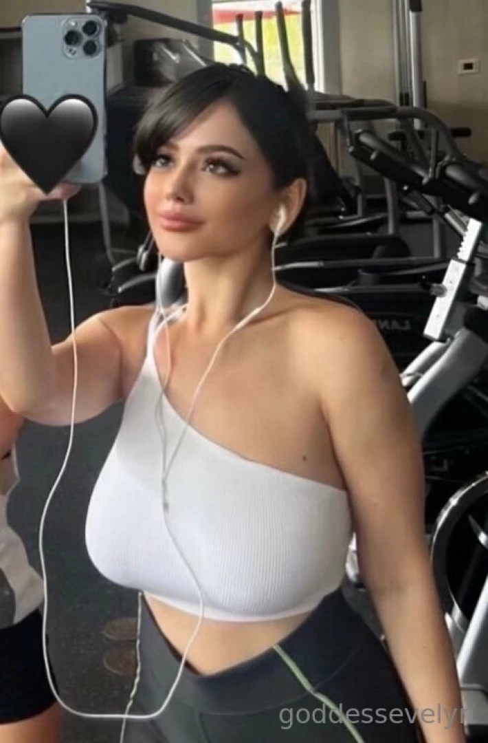Working out this ass wanna see it 