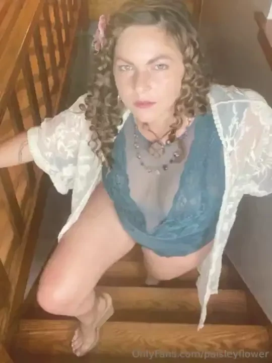 Do think i m pretty with my cloths on would you like to see me without 