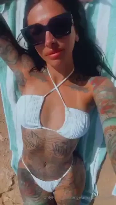 Wanna rub some sunscreen on me 