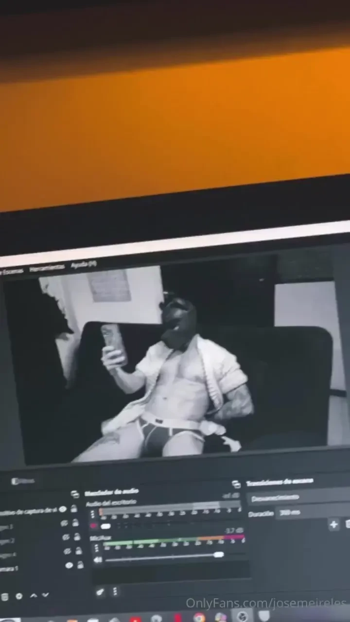 This dog is not on a leash josemeireles 