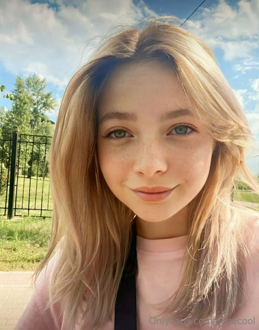 Big ass slut sunnybanny1 wants you to slap it this naughty loves to part 672 