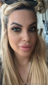 Heyyy i am thinking of offering my personal phone number for chats on