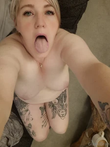 Vip_ivy is giving away a free gift sub now busty blonde milf natural