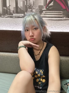 Cozy mornings and cute poses the perfect start to the day