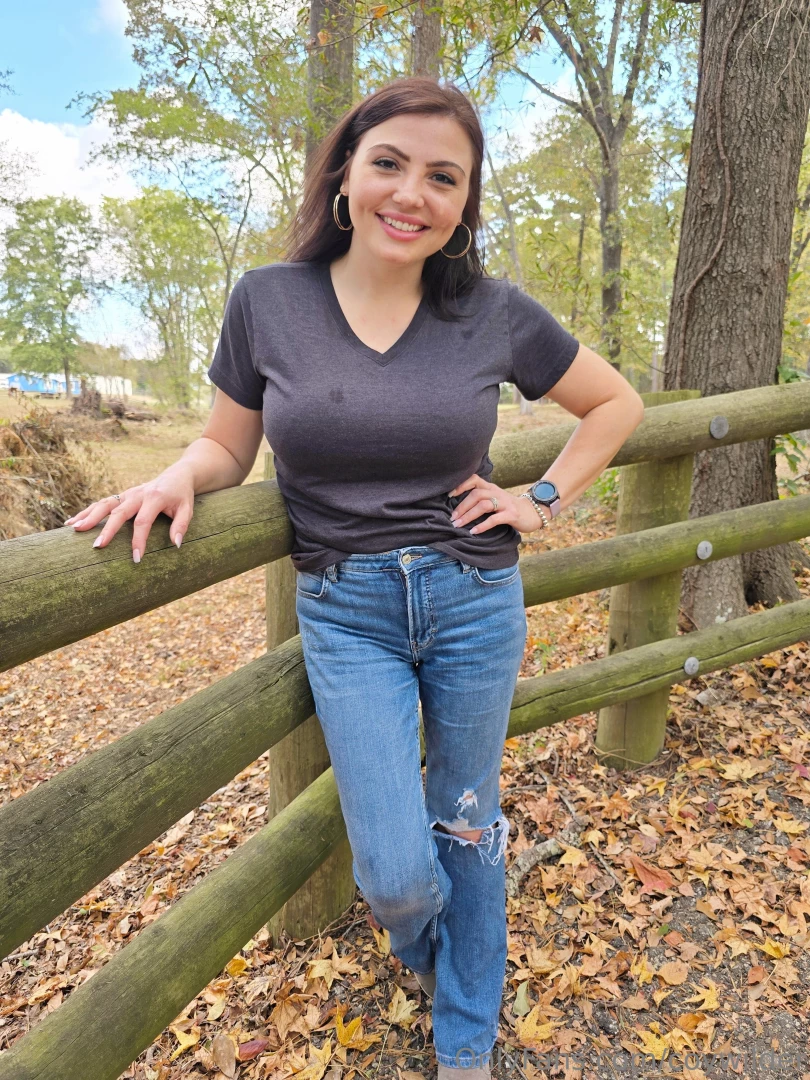 Take a closer look to chat and see my hottest content follow this link 