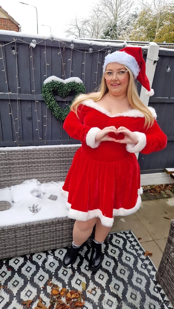 Merry christmas babe hope you have a lovely day love from your lucy 