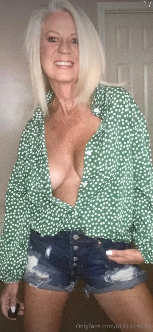 Happy thursday part 724 