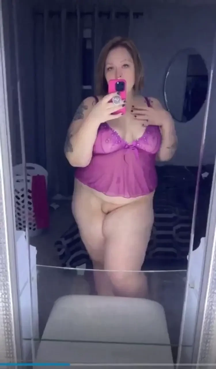 1 hour of mcjigglezzzz wap plus spread booty pics you wont want to 