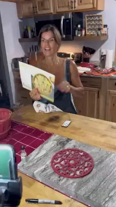 I m going live on youtube instagram facebook tiktok cum show your part 1 