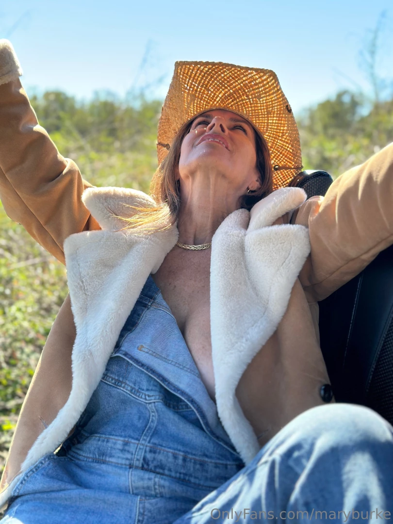 Back on the farm themaryburke for the topless pics part 1 