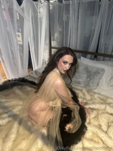 Answering messages tonight lt 3 had my last big shoots of 2024 this