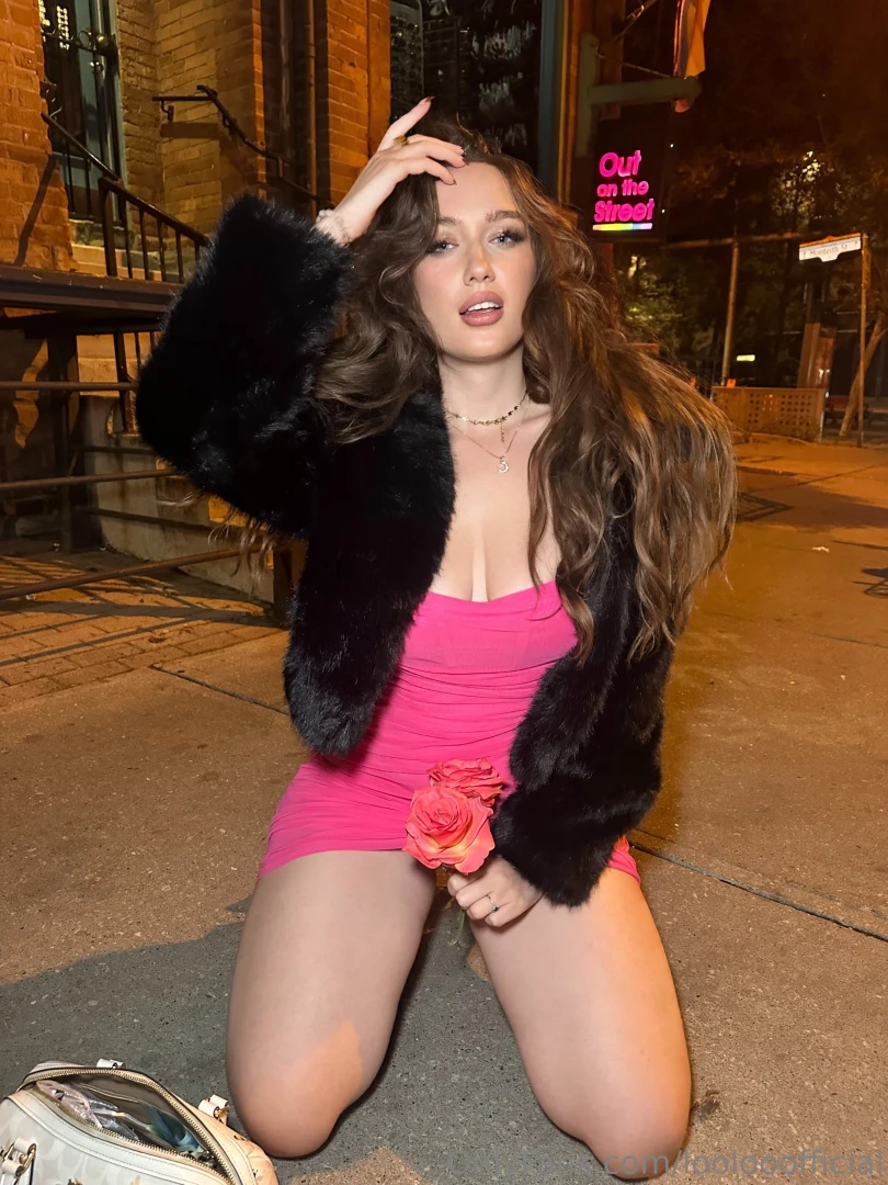 I have something special for you baby i ll wait for you in my dms 