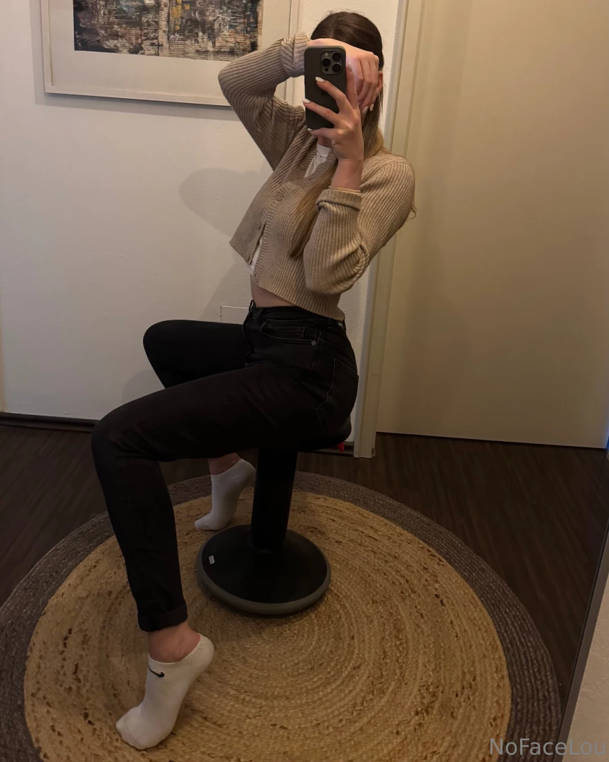 Office socks smell different after a busy workday no face lou vip 