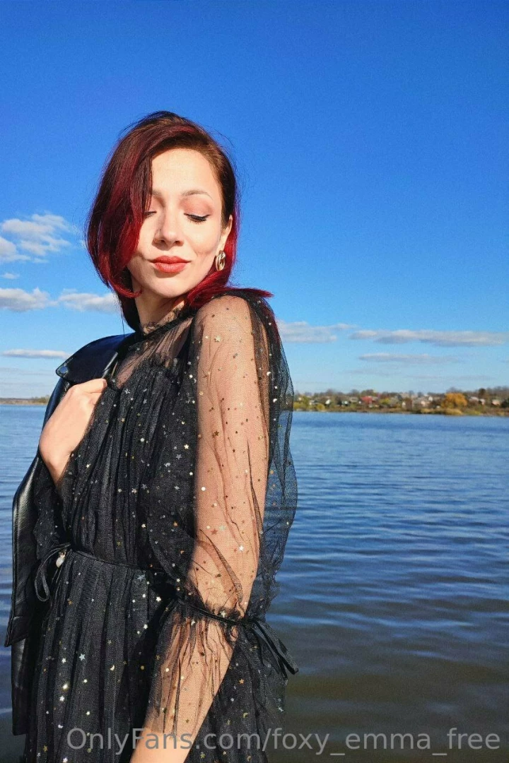 Bathed in the golden embrace of sunlight i find myself adorned in the 