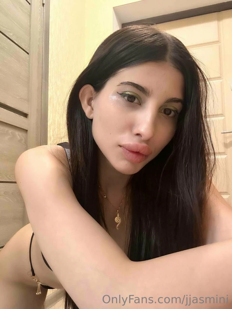 I want to be a princess so i ll show you my beauty 