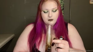 Happy 420 baby let s take a few bong rips together and smoke a