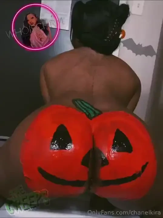 Trick r treat give me something good to eat 