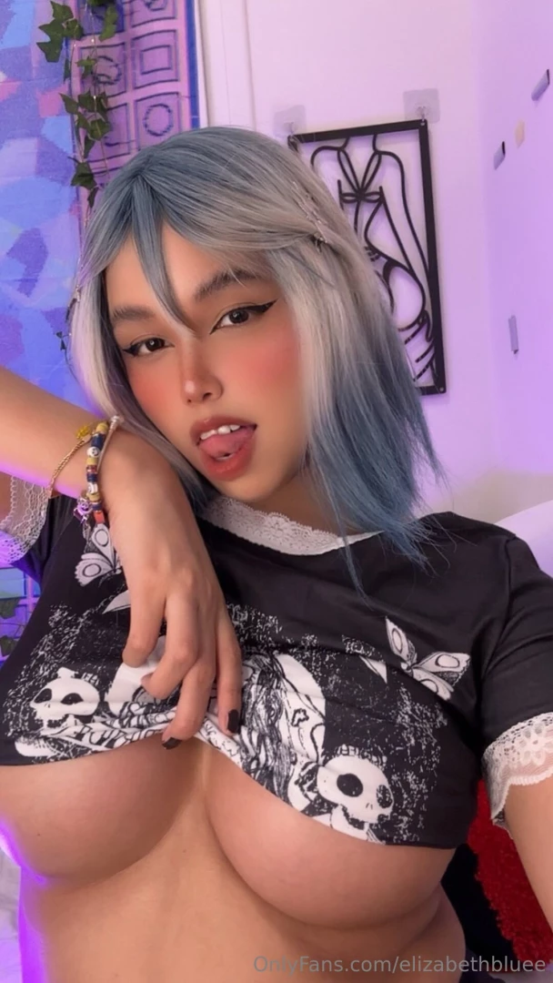 You can tell your friends that i m your special girl 