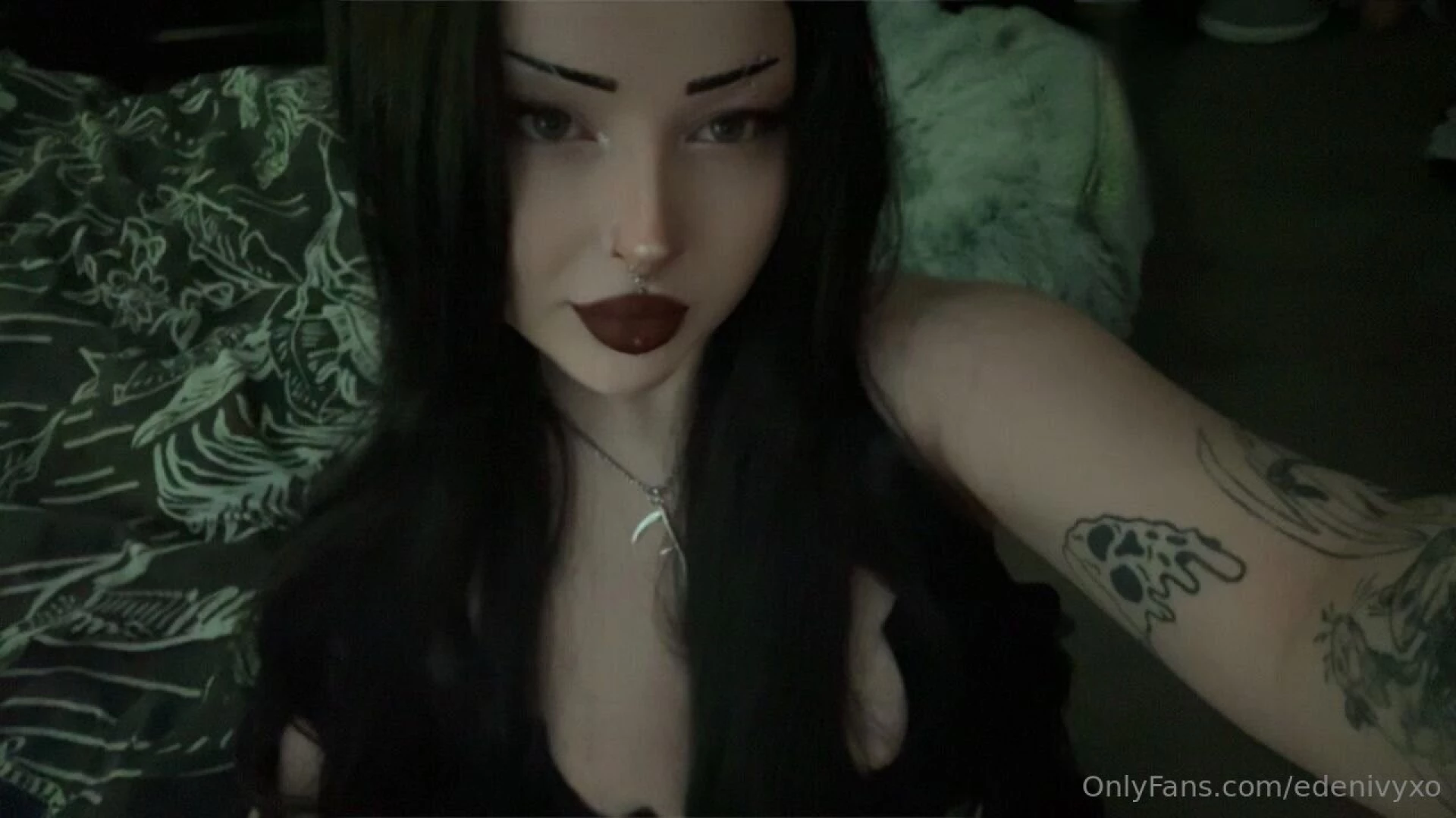 Mind my awful wig i wanted to see what i looked like with black hair 