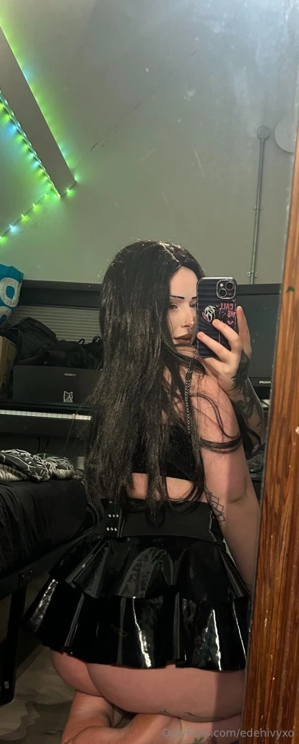 Mind my awful wig i wanted to see what i looked like with black hair part 1 