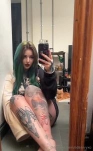 What do you guys like more ofc i don t post nudes on my page being