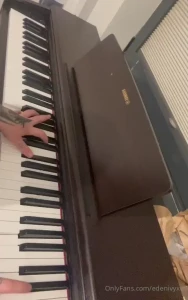 As requested by some fans i ve posted the piano clips gonna post the