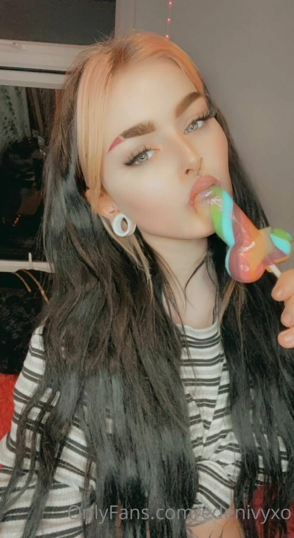I love dick just as much as i love lollies 
