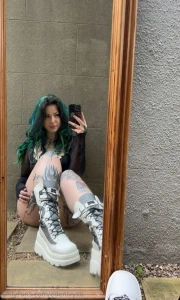 Pic dumpppp drop a like if you think i should film something steamy in part 1