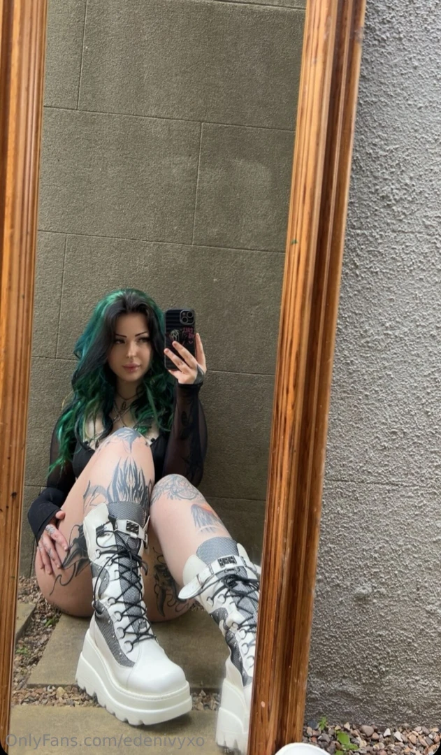 Pic dumpppp drop a like if you think i should film something steamy in part 3 