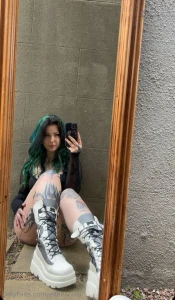 Pic dumpppp drop a like if you think i should film something steamy in part 3