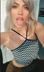 Just for today yourfoxxxmarilyn she grants your wishes little boy