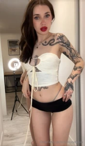 Hi i m kaylamorgan69 a hot little kitty but i m waiting for you on my part 3