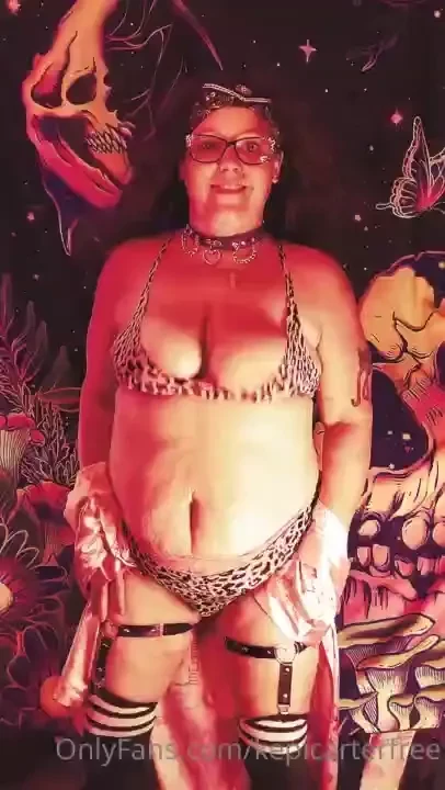 Cum play with me live on https kepicarter cammodels com 