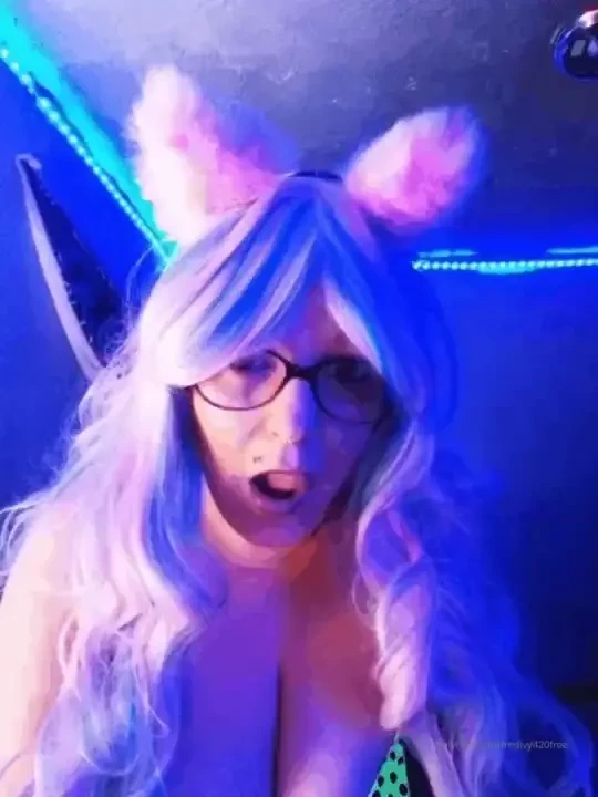 Cum play with me on camsoda and bongacams all links are at https 