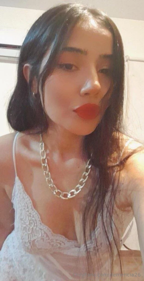 The creamiest and most flexible pussy and legs in onlyfans venusluuz 