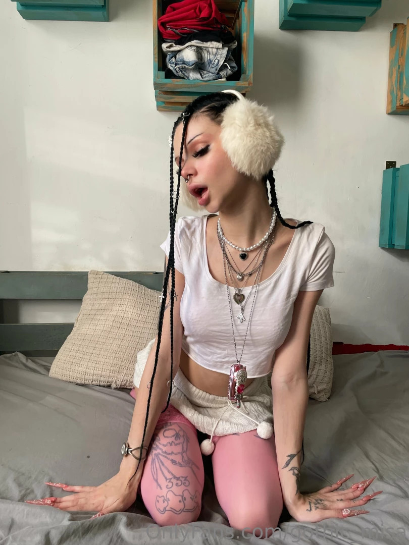 Give me your body and then you ll feel what warmth is 