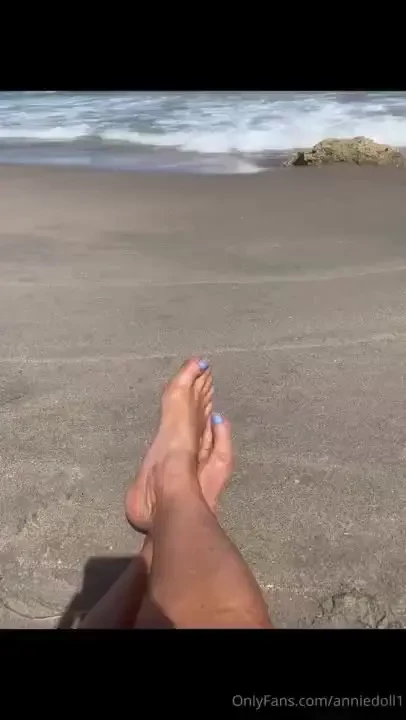 You addicted to sexy bodybuilder feet me i m your plug come get your 