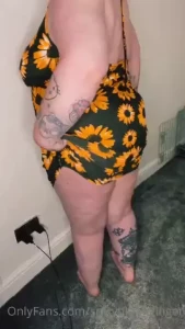 Let me lift my dress for u