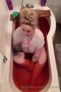 Bathtime suck and fuck