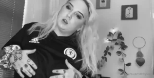 Football top tease
